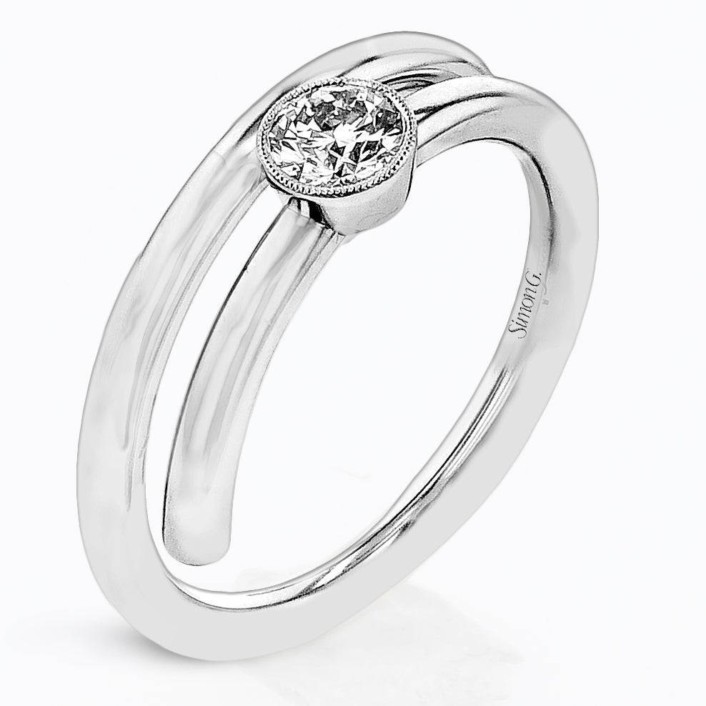 Fashion Ring in 18k Gold with Diamond - Simon G. Jewelry