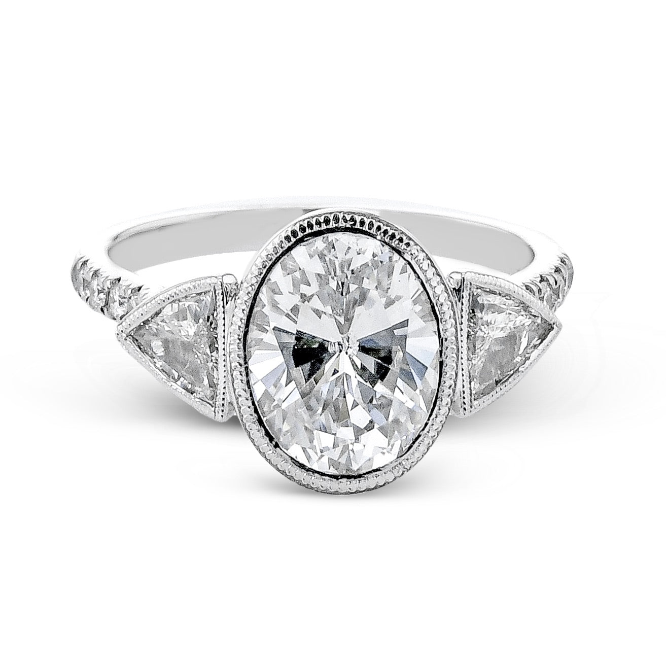 Oval-cut Three-stone Engagement Ring in 18k Gold with Diamonds