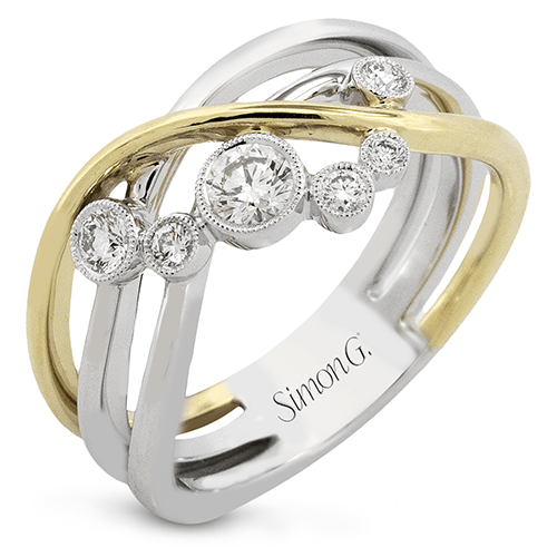 Right Hand Ring in 18k Gold with Diamonds