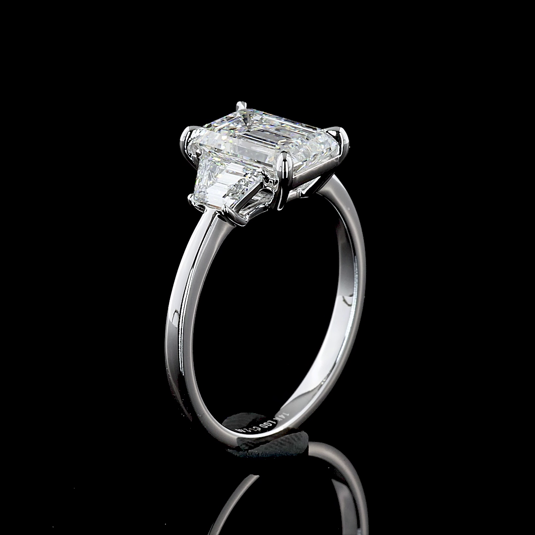 3 Stones Ring Emerald 14K White Gold RG2079