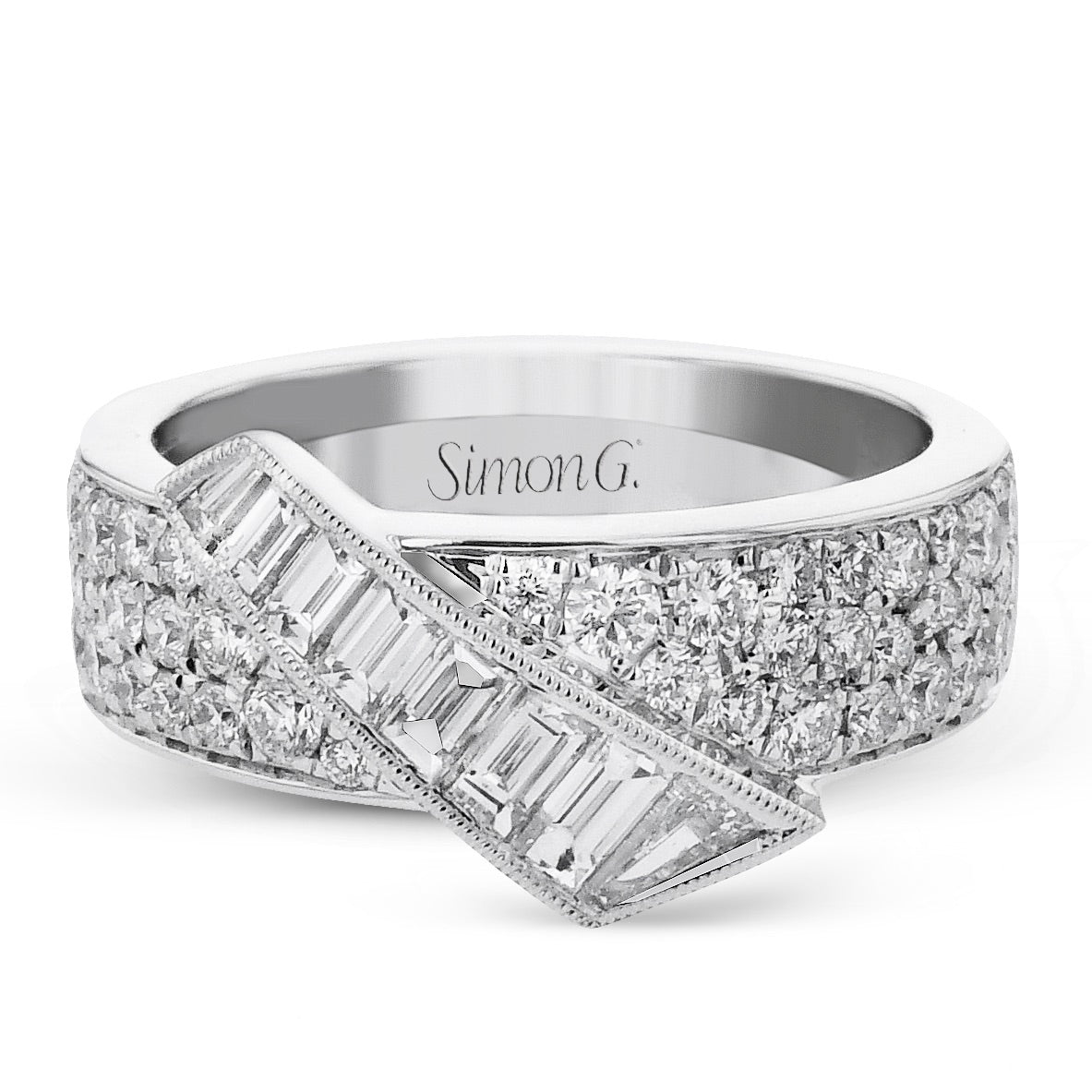 Fashion Ring in 18k Gold With Diamonds