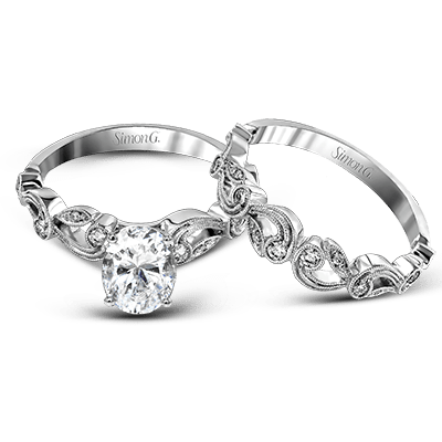 Oval-cut Trellis Engagement Ring & Matching Wedding Band in 18k Gold with Diamonds