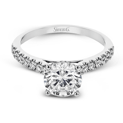 Round-cut Engagement Ring in 18k Gold with Diamonds